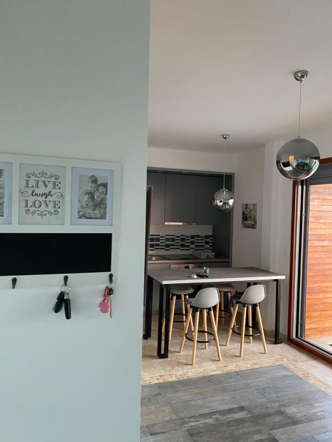 Bitcoin And Ethereum Deluxe Apartments Bar Exterior foto