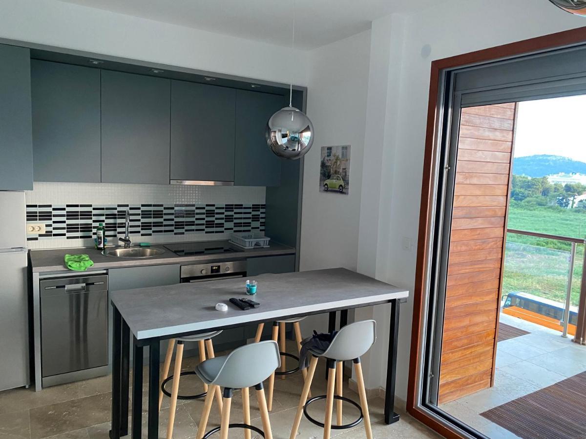 Bitcoin And Ethereum Deluxe Apartments Bar Exterior foto
