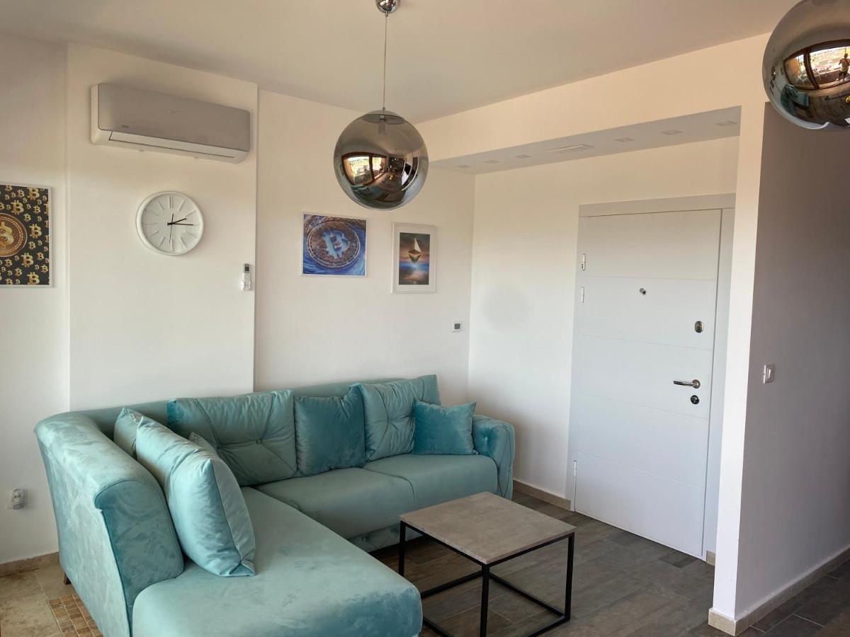 Bitcoin And Ethereum Deluxe Apartments Bar Exterior foto